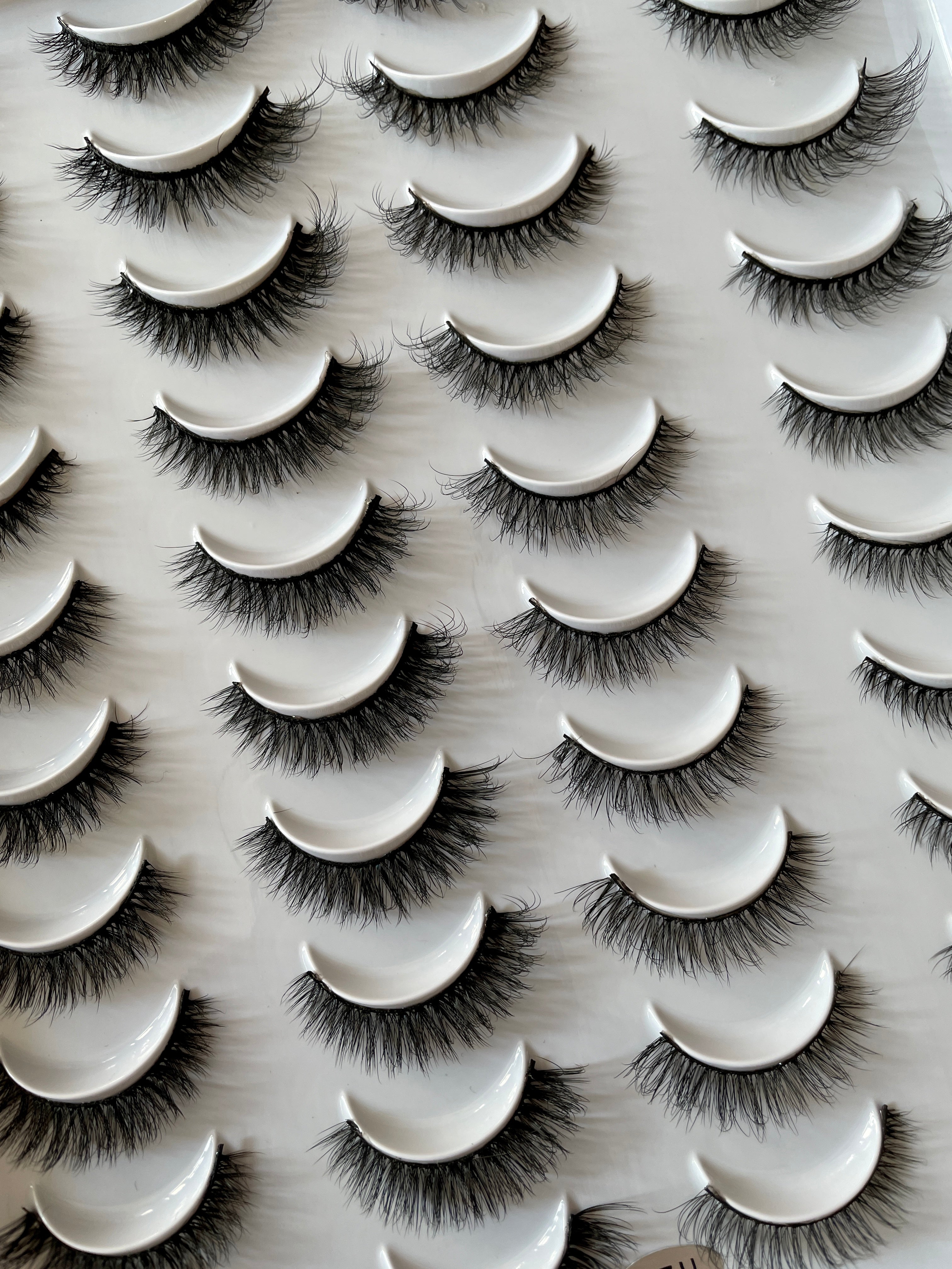 H22 Bombay Vanity 20 Pairs Mink False Eyelashes